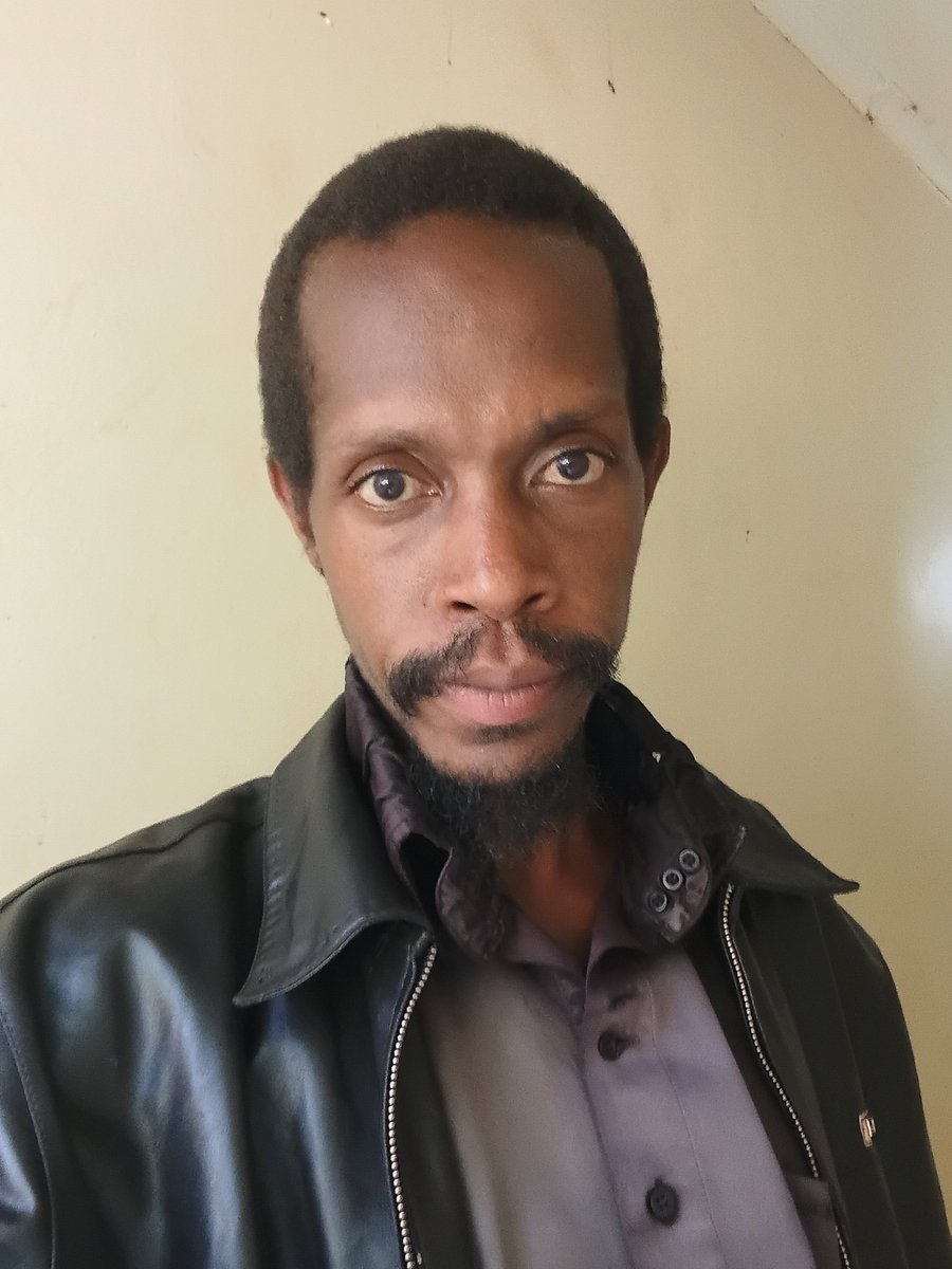 Sammy__Muelle's tweet photo. There's a funny pattern of me &amp; my father kueka differences kando n team up,especially kama some women n spouses eakona behaviour za wale wanawake wa kabete,kiambu,nyeri,nandi,hata coast,wakamba kwanza wa kitui,na tunaita Njuuri wa deal nao,hope ur good Fam 😂🙏🎩🏁♠️🥇💯🫶 https://t.co/4sZkVlLuzU