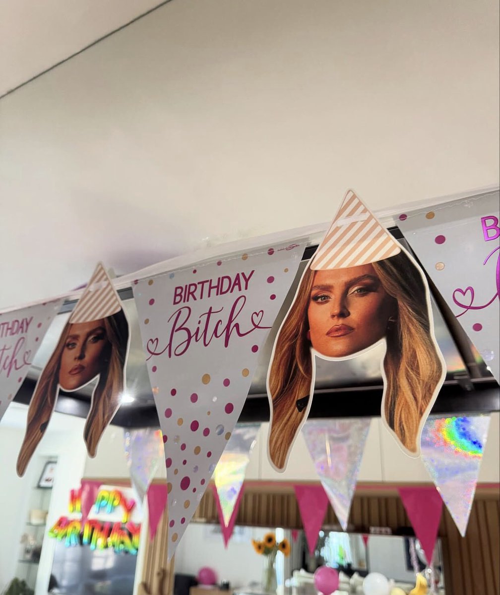 scftbxtterflies's tweet photo. it’s my birthday today! <33 https://t.co/TIqtAPdLrz