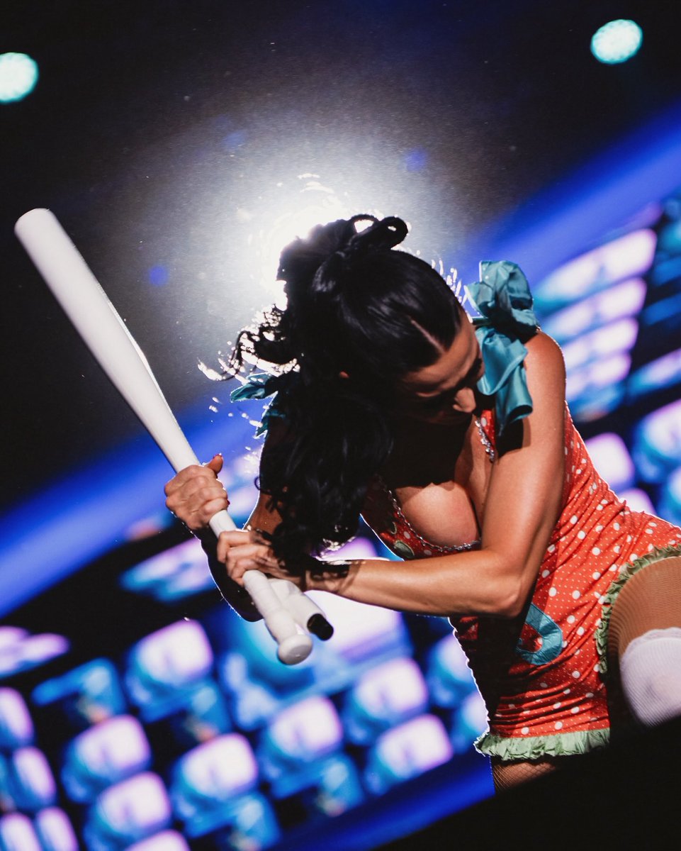 portalkatyperry's tweet photo. TÁ QUEIMANDO! 
Katy Perry belíssima em novas fotos compartilhadas em seu Instagram. https://t.co/NySuwNeOCv