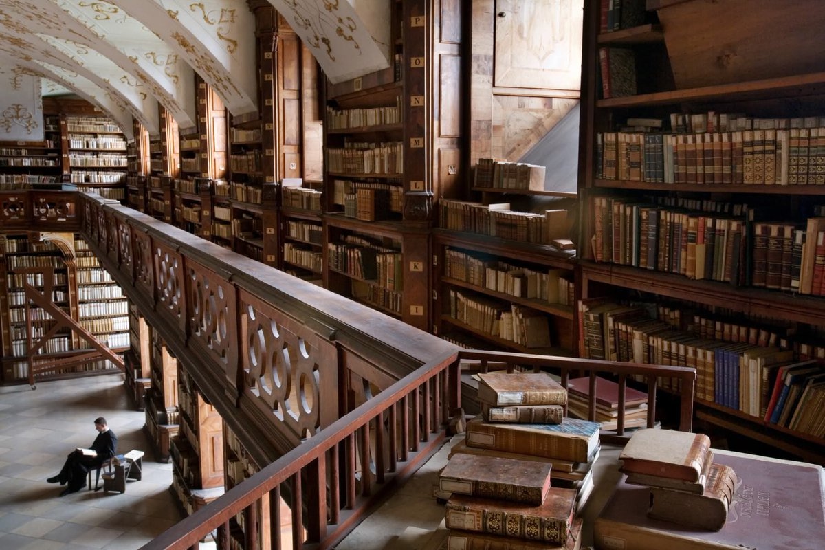 Pergament_F's tweet photo. "For this quiet,unprepossessing man who has no garden, books are like flowers. He loves to line them up on the shelf in multicoloured rows:he watches over each of them with an old-fashioned gardener's delight, holds them like fragile objects in his thin, bloodless hands."
Zweig https://t.co/B1xxuGpIuJ