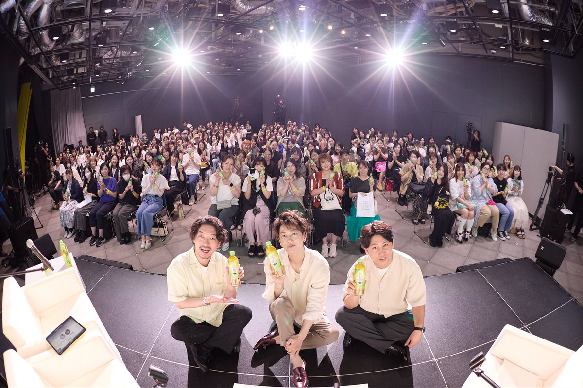 jwavehitoiki813's tweet photo. ／
イベントへのご参加&amp;ライブ配信の
ご視聴ありがとうございました！
＼

J-WAVE SPECIAL
AYATAKA HITOIKI STUDIO
特別番組の公開収録イベント終了後の
様子を📸

特番は7月20日20時〜オンエア📡
ぜひお聴きください🎧

#jwave #佐藤健 #ニューヨーク #HITOIKI813 
@jwave813fm https://t.co/9TmW2EZpOt