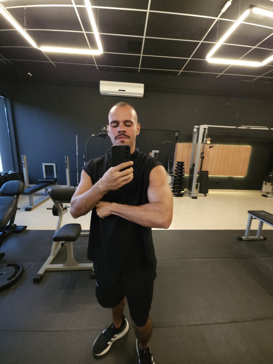 opaulista93's tweet photo. Mais um dia e você acordando pra ser usado 🤑🔥🤑 https://t.co/fhhLSTvEZ5