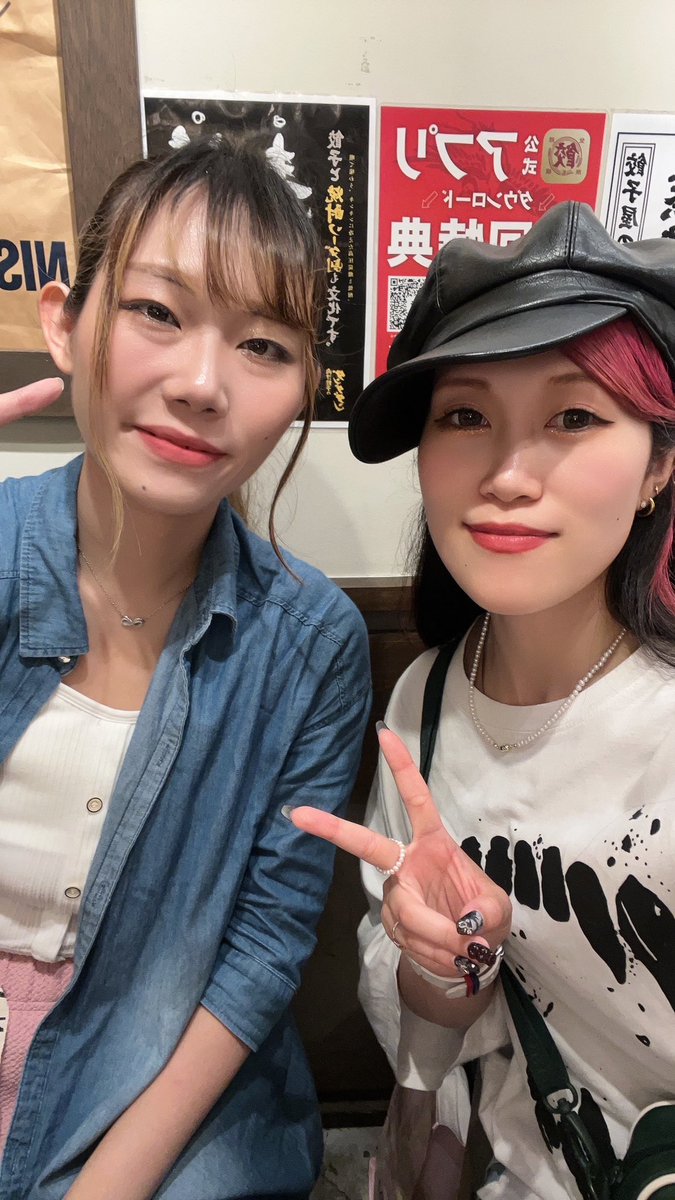 monsterslock's tweet photo. ストリートライブありがとうございました♡
途中移動して初めての場所でやりました🎡

たくさんの人に知ってもらえてたらと思う限りです♪

次は8月7日またまたかなこさんとストリートです！

今日はモンスターTシャツ! https://t.co/7WL32D4Yd4