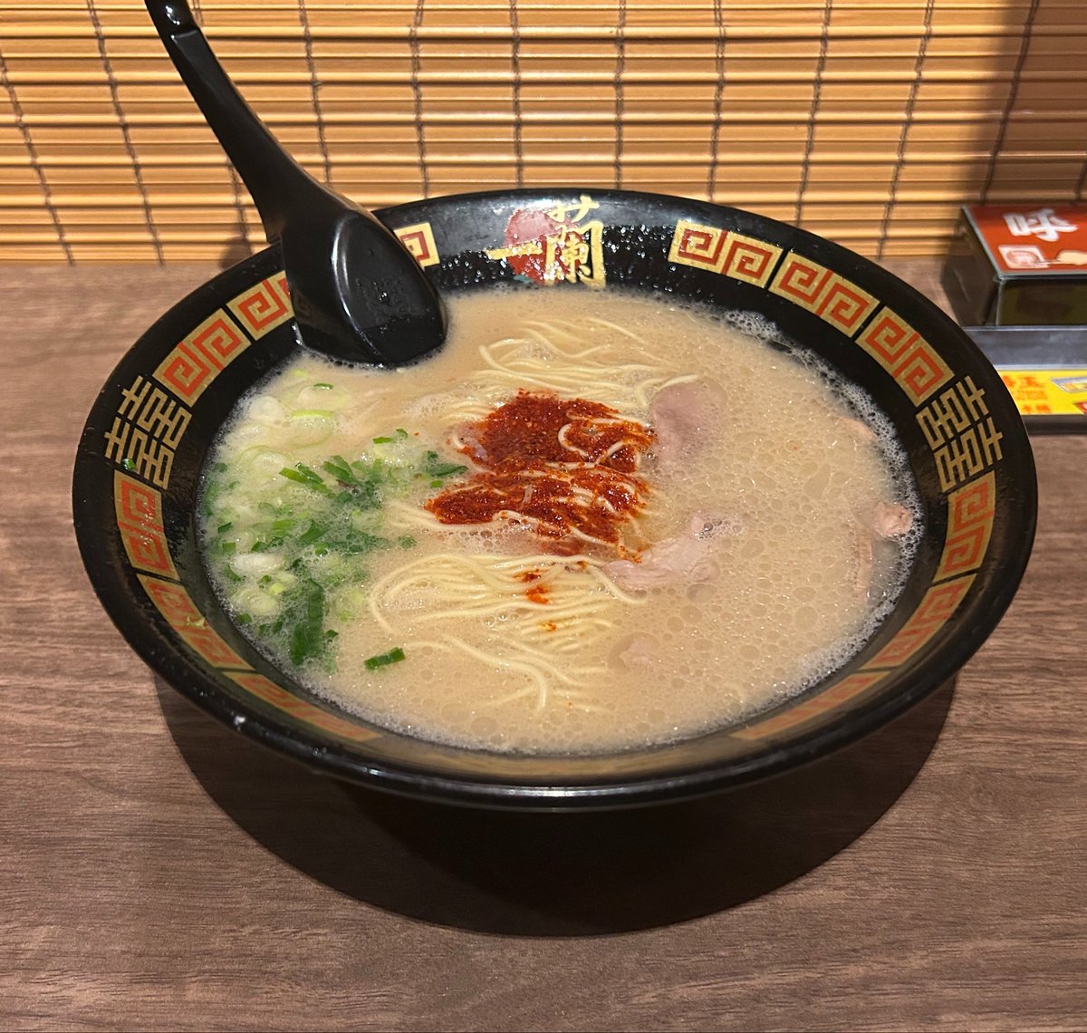 zen_ne61's tweet photo. 初めて一人で来たかもー
みんなデュオとかトリオで来ててソロなの僕だけだった https://t.co/DyKSExyt4g
