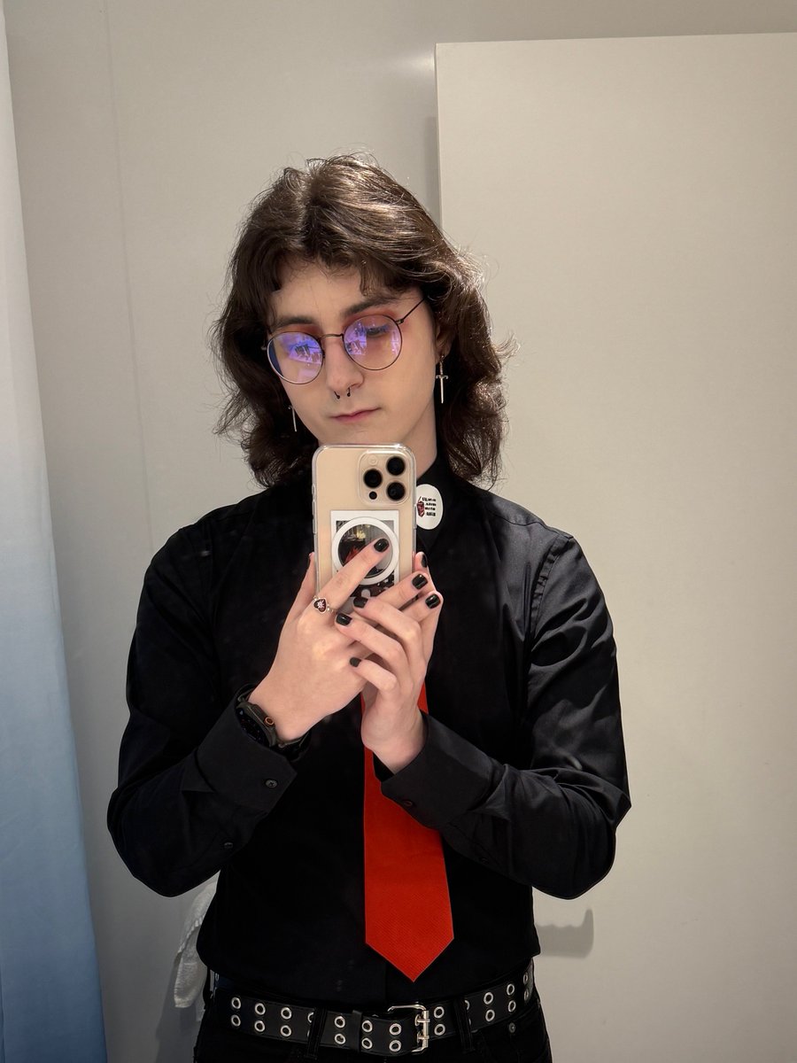 nxvaFPS's tweet photo. good day to be an gay person in london, i fucking LOVE michael romance https://t.co/zwcLrReh5J
