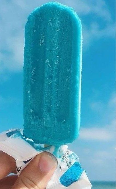 eIiasneto's tweet photo. Qual nome do sabor desse picolé pra vocês?? https://t.co/7e2PBTsBAA