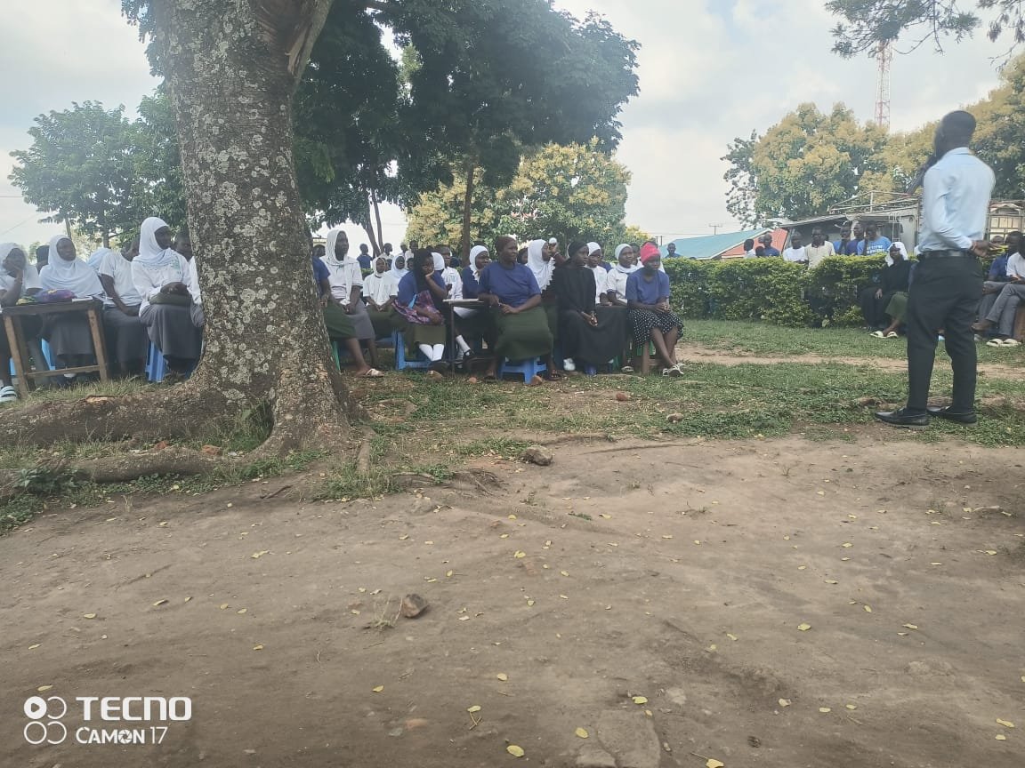 BushBerry88's tweet photo. Today we spoke to the students of Oriajin ss on mentorship program ..
You too can champion and be the change the society needs.. https://t.co/XoE2FnVWiw