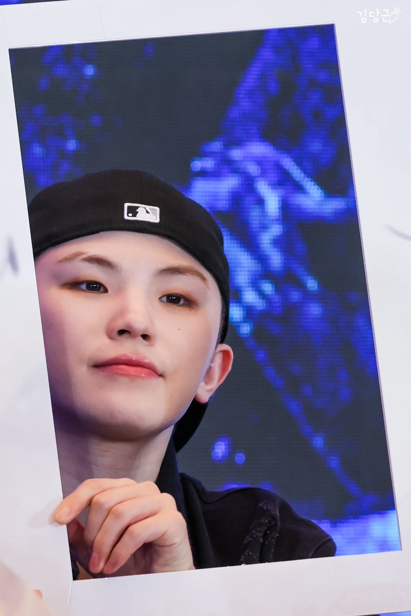 erin_carrot's tweet photo. D-247

250821 창가의 웆냥이 

#우지 #WOOZI #ウジ #세븐틴 #SEVENTEEN https://t.co/Ohv98zPkgM