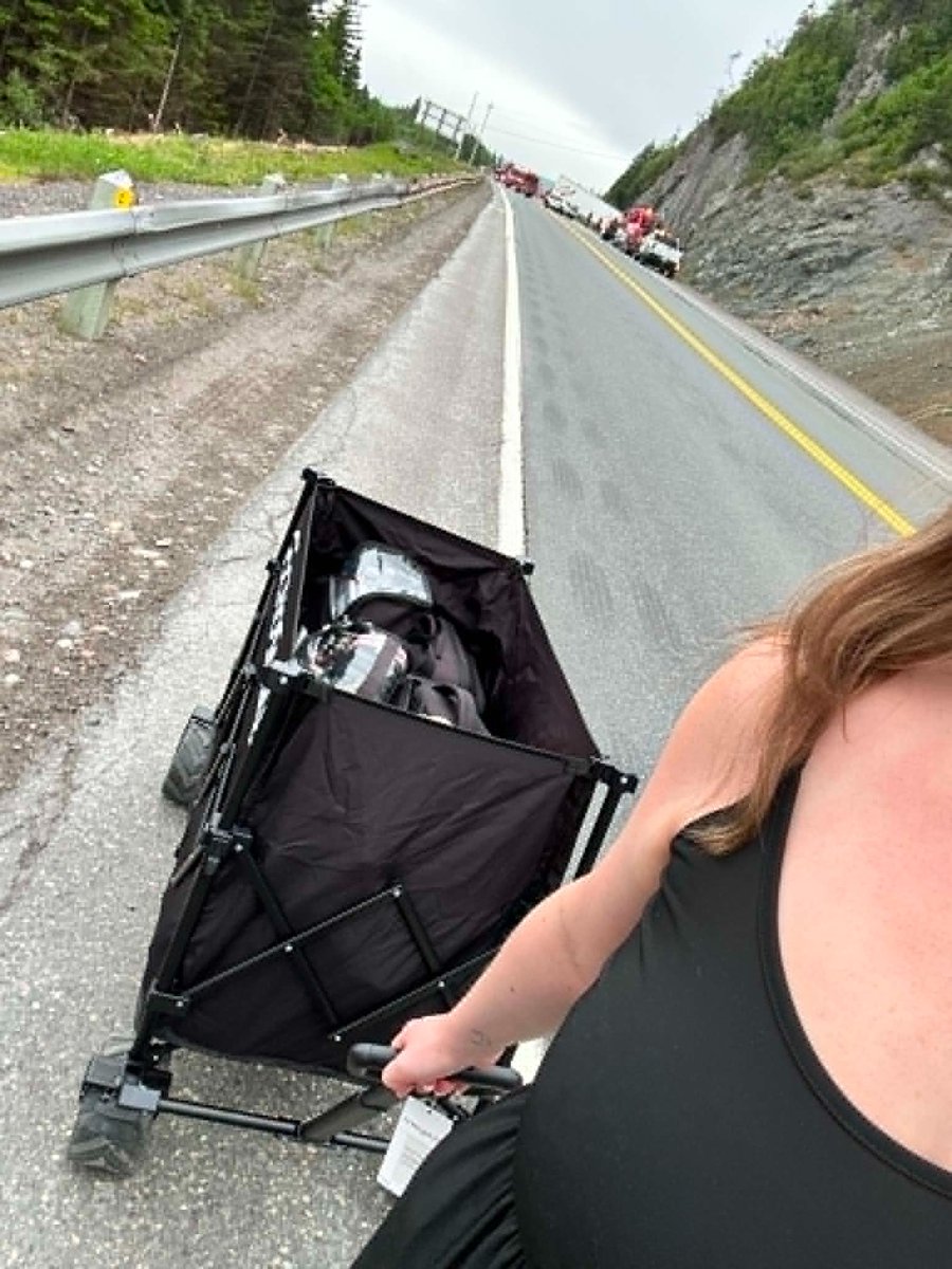 StJohnsTelegram's tweet photo. ‘Everyone showed up for us’: NL makeup artist’s 18-hour journey to wedding ends with kindness from strangers https://t.co/1dhdzAOFDW https://t.co/CwJYvRbTFi
