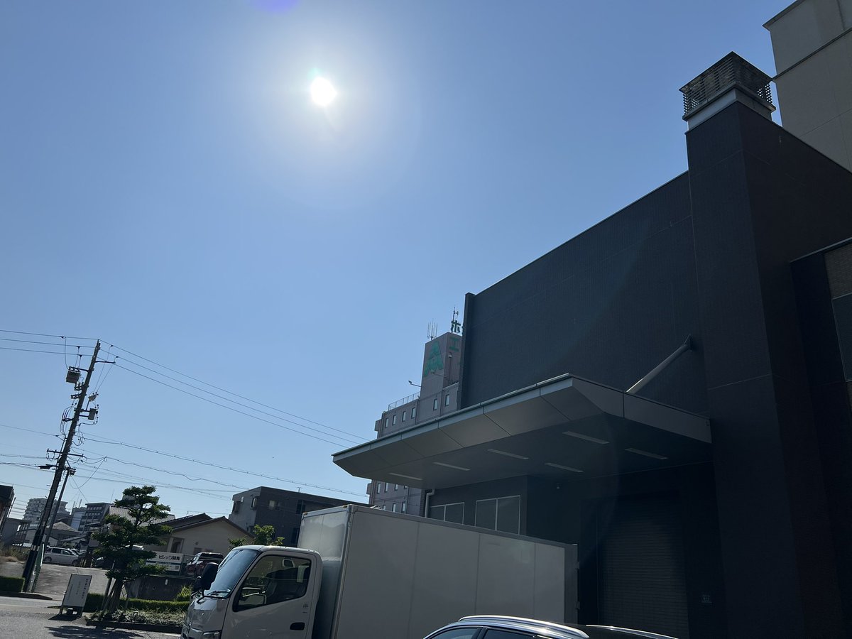 fuzz22t's tweet photo. 劇団赤鬼学校公演で刈谷。
やはりお芝居は心が揺さぶられますね。

夜は近くの味仙。
何を食べても美味しかった。
そして帰りは暑すぎるので冷やしきしめん。

今回もたくさんの良い時間を過ごせました♪ https://t.co/rnu3C7VgaK