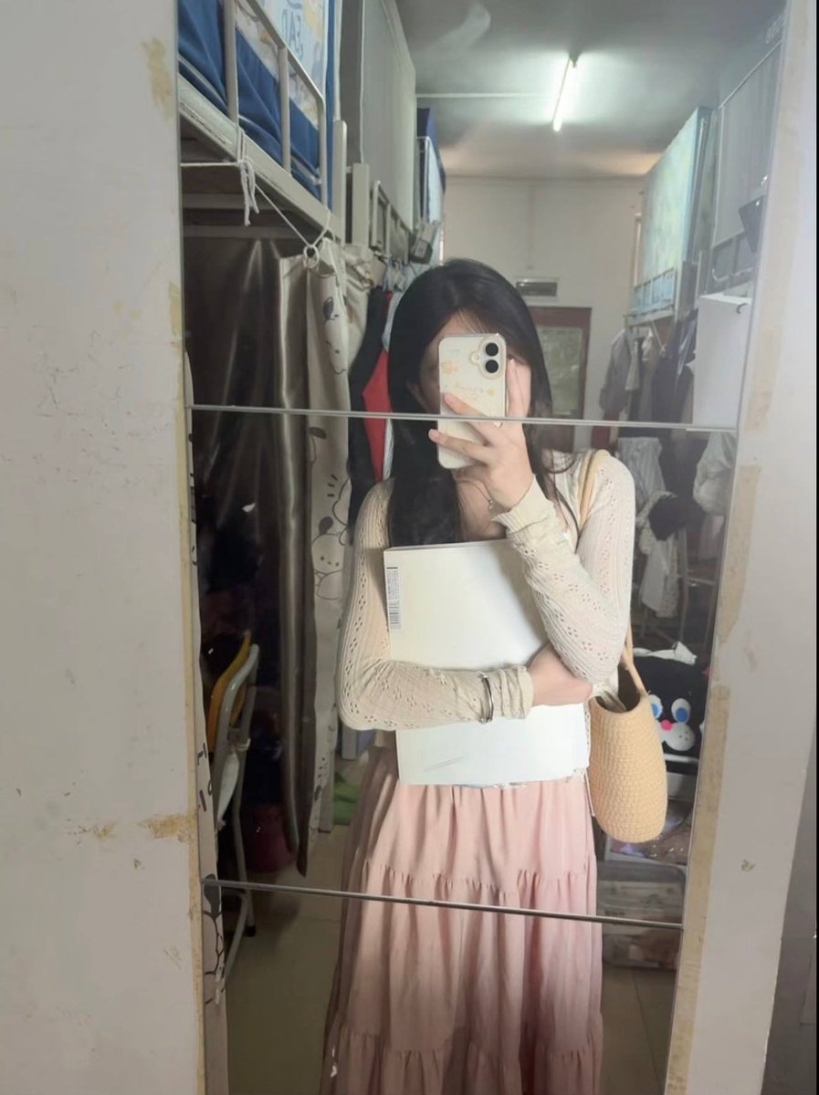 MolinaryRene's tweet photo. 暑假不回家，找个长沙的推友一起合租有吗？#长沙 https://t.co/YHBhGqeBjx
