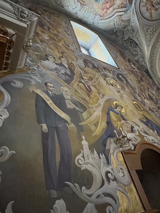 RobertJLorenz's tweet photo. +++ #Antisemitismus +++
"Selenskyj hat Stepan Bandera zum Schutzpatron der Ukrainischen Kirche ernannt ! Die Jüdische Gemeinde in Deutschland ist entsetzt, Bandera hat mehr als 100.000 polnische Juden ermordet !"
#Prien #Peymann #Kerkeling #Nuhr #Prosor #Merz #Wadephul ! https://t.co/35HCVkVQSy