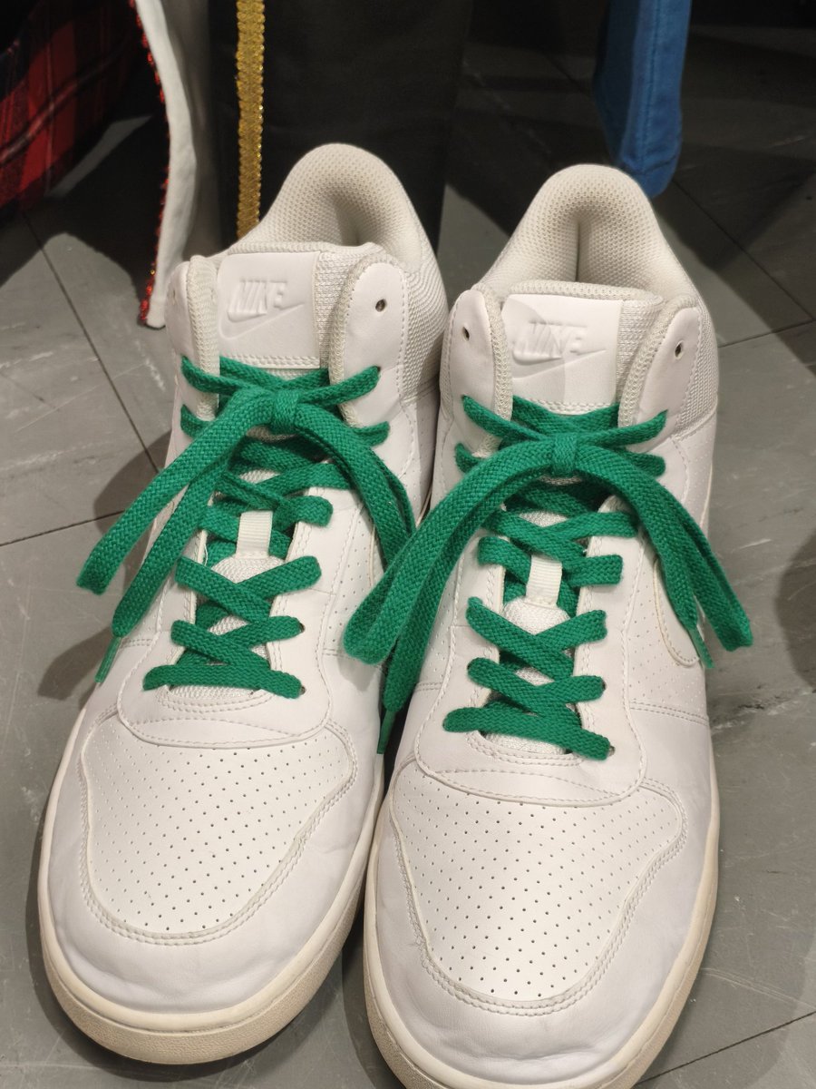 fgr999's tweet photo. NIKE！！！！！他の靴もブランドわかりそうなのはみてみたけどEDWINとかあった😊 https://t.co/77AiUeJI1Q