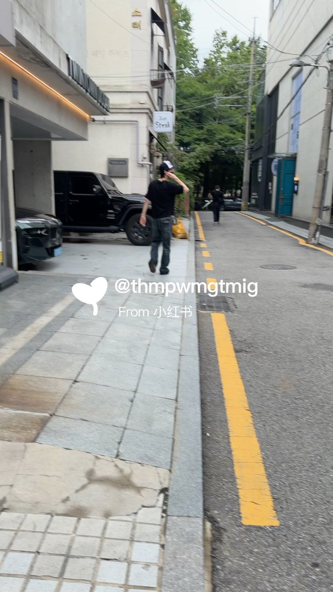 TWS_JH's tweet photo. 편의점에서 신유 얼굴 있는 미에로화이바 
샀는데 길에서 우연히 신유 만나서 싸인 받았음 https://t.co/GVtX7mY9tf