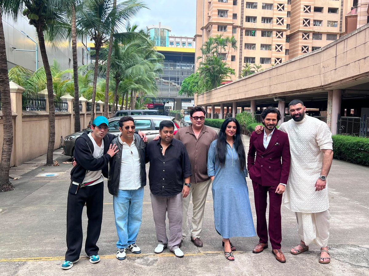 AshishSinghLIVE's tweet photo. Super best to the team #RaktanchalS3 Director #Ritam
@KrantiPJha @nikitindheer @Rajesh_rosesh ЁЯдЧтЭдя╕П https://t.co/19Ot2fvmOW