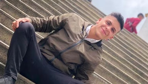 UltimaHoraCR's tweet photo. #JUDICIAL | El Tribunal Administrativo de Cundinamarca, (@tacundinamarca) condenó a la Policía Nacional (@PoliciaColombia) por el homicidio de Dilan Cruz Medina, ocurrido en el paro nacional de 2019, tras recibir el impacto en la cabeza de una munición tipo Bean Bag disparada por un integrante del entonces ESMAD. Además, ordenó una reparación económica a los familiares de la víctima. 
 
Vía:@JennyAngaritaG

https://t.co/woHMRjVE2M