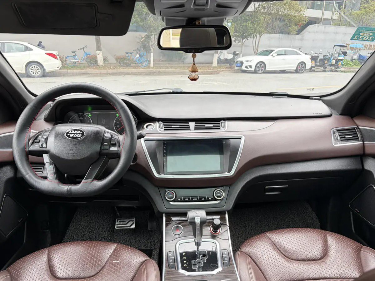 sam_bills_'s tweet photo. Landwind x7 2016 
Additional Features: 360camera, panoramic sunroof, remote seat control, remote control boot

Price: 70,000cedis
Shipping: 30,000cedis 

Duty &amp;clearance inclusive: (150,000 cedis) https://t.co/m5gt6fgkDR