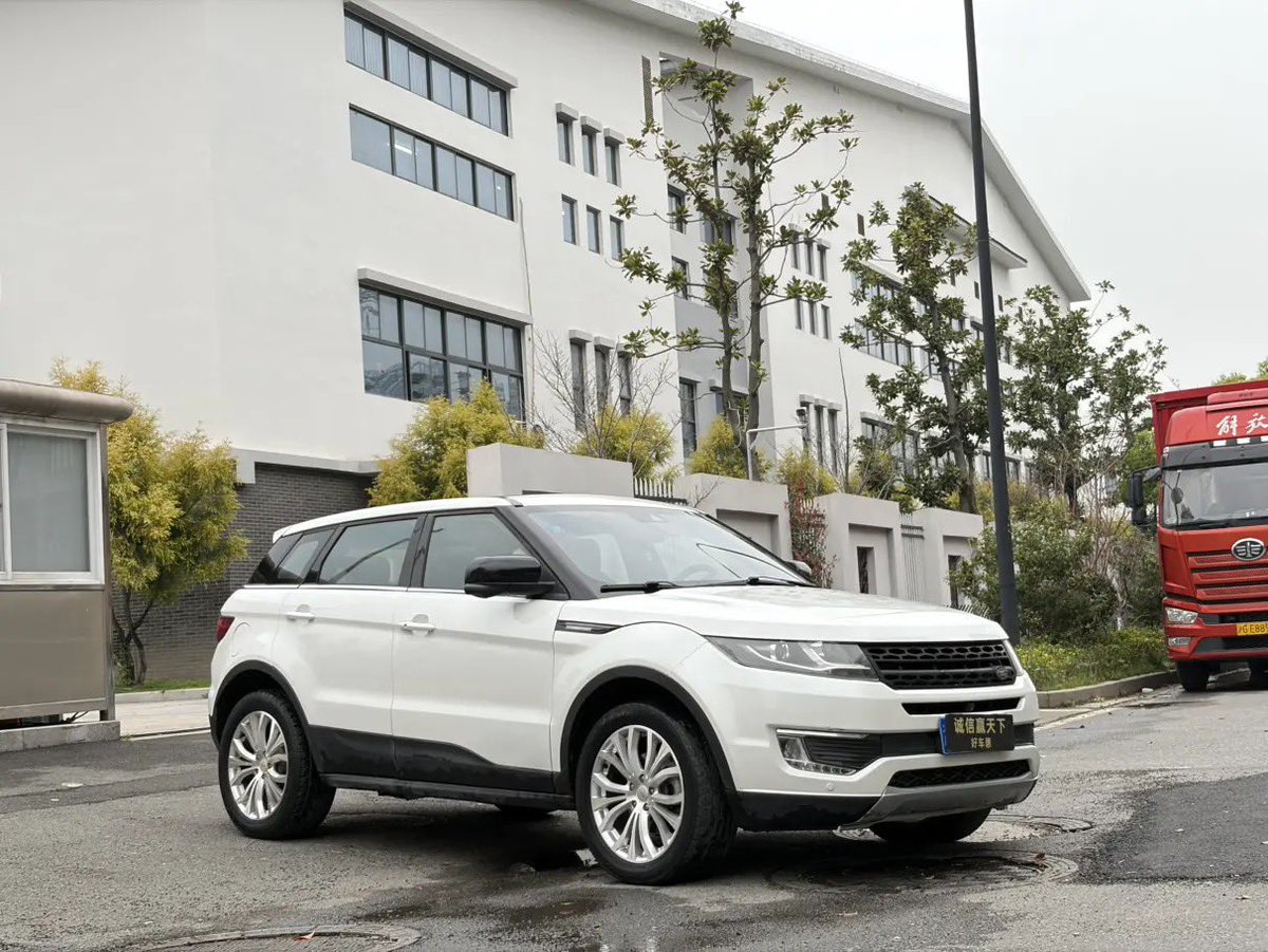 sam_bills_'s tweet photo. Landwind x7 2016 
Additional Features: 360camera, panoramic sunroof, remote seat control, remote control boot

Price: 70,000cedis
Shipping: 30,000cedis 

Duty &amp;clearance inclusive: (150,000 cedis) https://t.co/m5gt6fgkDR