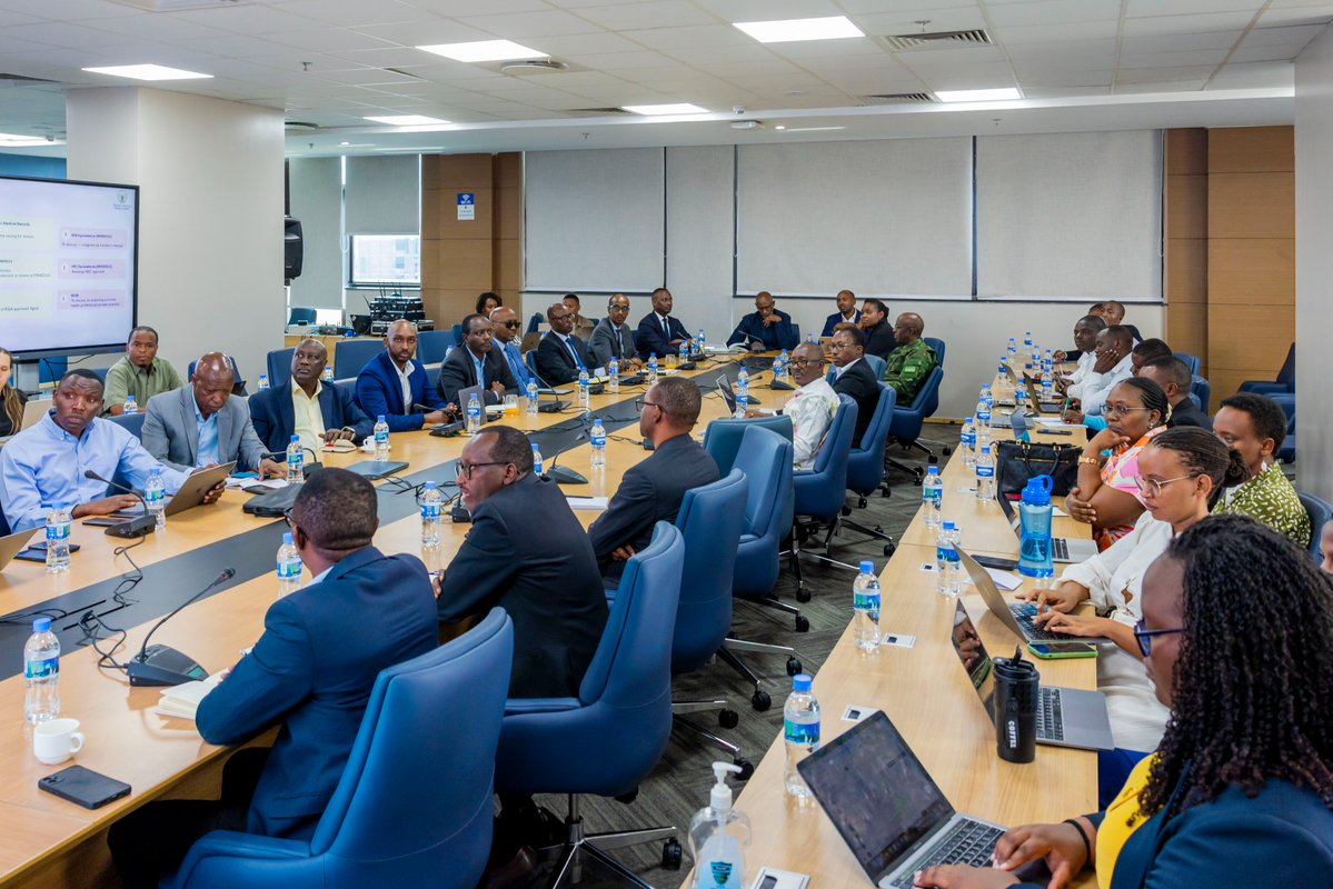 HEC_Rwanda's tweet photo. Yesterday, the Higher Education Council (HEC) joined @Rwanda_Edu and @RwandaHealth for the 4×4 Steering Committee meeting, bringing together key stakeholders to review progress and assess targets under the health education reform agenda.
HEC reaffirmed its commitment to strengthening quality assurance in health professional education, reinforcing collaborative implementation, a robust regulatory framework, and competence-based training as essential pillars in producing a highly skilled health workforce for Rwanda.