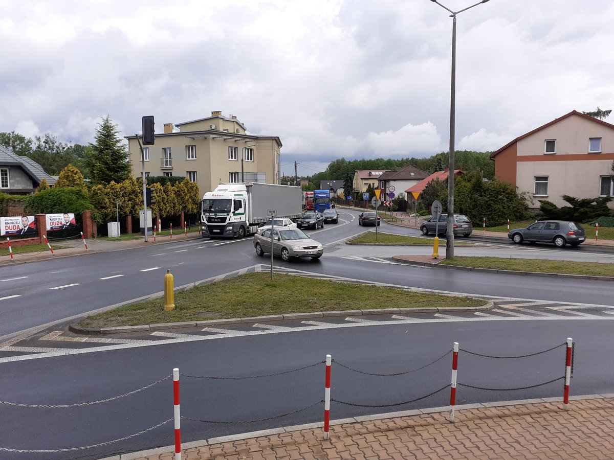 GDDKiA_Warszawa's tweet photo. Podjęliśmy decyzję o unieważnieniu wyboru najkorzystniejszej oferty w postępowaniu na zaprojektowanie i budowę #DK79 obwodnicy Zwolenia. Wracamy do etapu badania ofert. Więcej: https://t.co/49UL1Y3mFg https://t.co/pCtk9zobdg