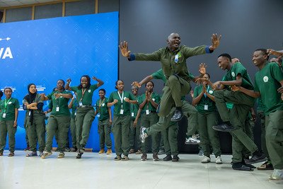 nibyope's tweet photo. Umuco dusangiye uraturanga 
#indangamirwa16
Urubyiruko ruri gutozwa rugira umwanya mwiza wo gutarama 
Bibafasha gukomeza kubumbatira 
Umuco wacu mumvugo , imbyino 
Nimikorongiro!

Imana y'iRwanda ihorane Nabo. https://t.co/NOSZVNVQQB