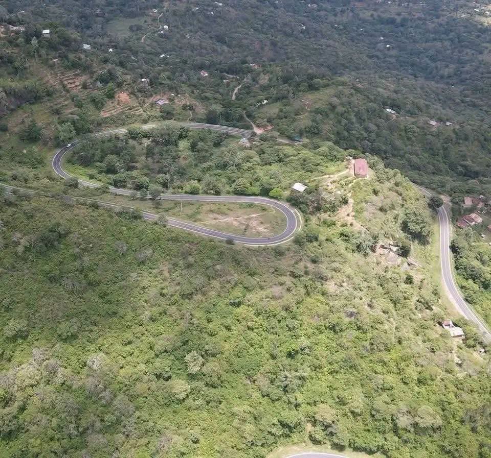 onjolo_kenya's tweet photo. Mwatate - Wundanyi road 

📷Courtesy  ThisLandIsKenya🇰🇪 https://t.co/UkTpN2ENDR