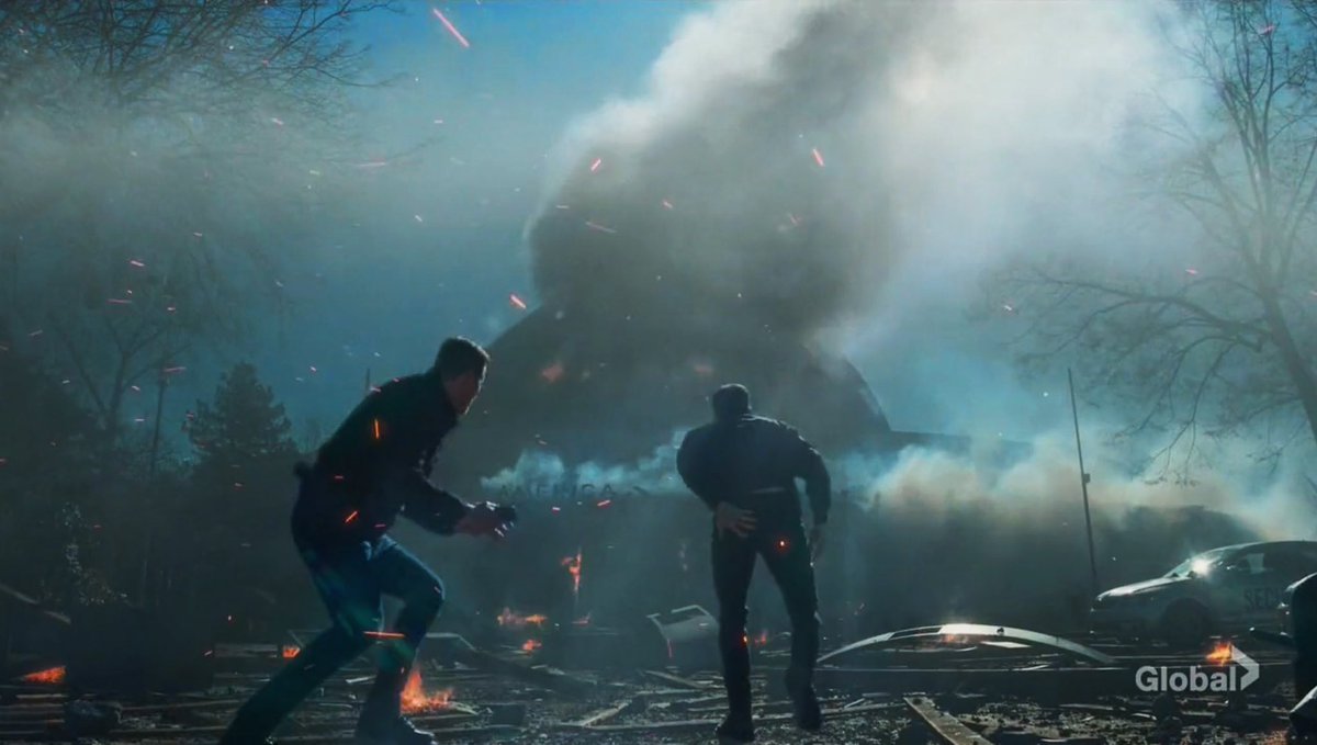 10_1Sniffles's tweet photo. Please hold for the exploding art. Watched this last night and was fully entertained once more. 💙 https://t.co/c6xgq35Vat