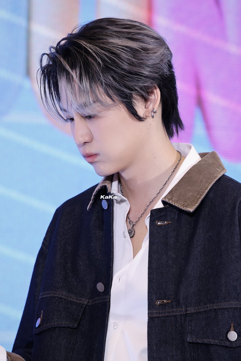 Princess0kaka's tweet photo. 🧏🏻🧏🏻🧏🏻
@bb0un

LETTER LOVE TO BOUN
#bb0un 
#BounPrem
#BBSamSibEtYoungJaew https://t.co/1fmnsBvV3d