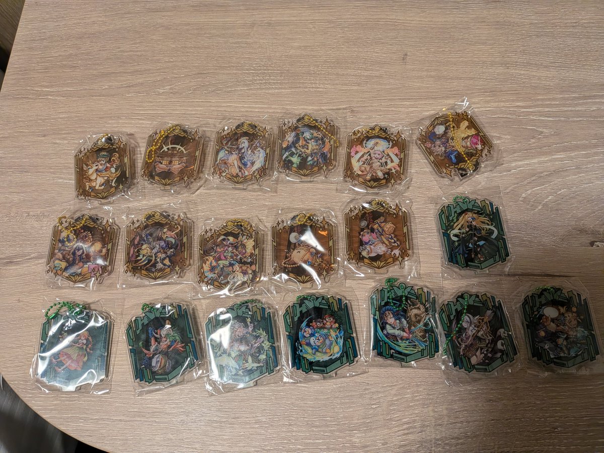 引き出しの中から掘り起こしたモンドリⅡのビッグガチャたちです
