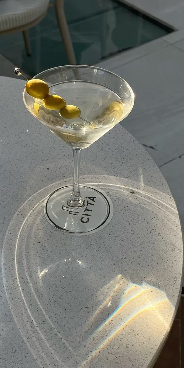 raqcafeen's tweet photo. sun, sand &amp; alcohol 🏝️ https://t.co/WvC2gNs5rt