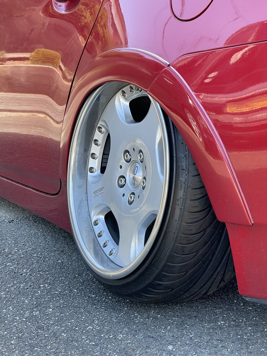 ryo5435's tweet photo. #後悔してないカスタム

フロント、リア他車種流用で114.３化
ソアラ純正ホイール https://t.co/pynCAjkrq7