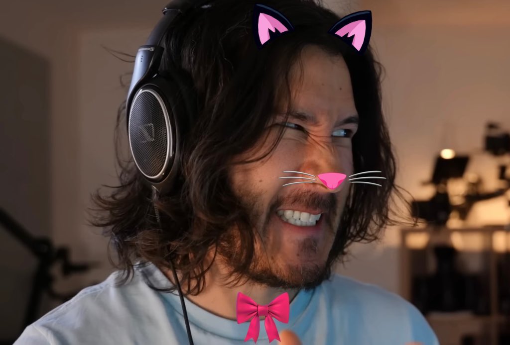 _LOVERiplier_'s tweet photo. i love putting kitty ears on grown men https://t.co/mXPWvDSlNs