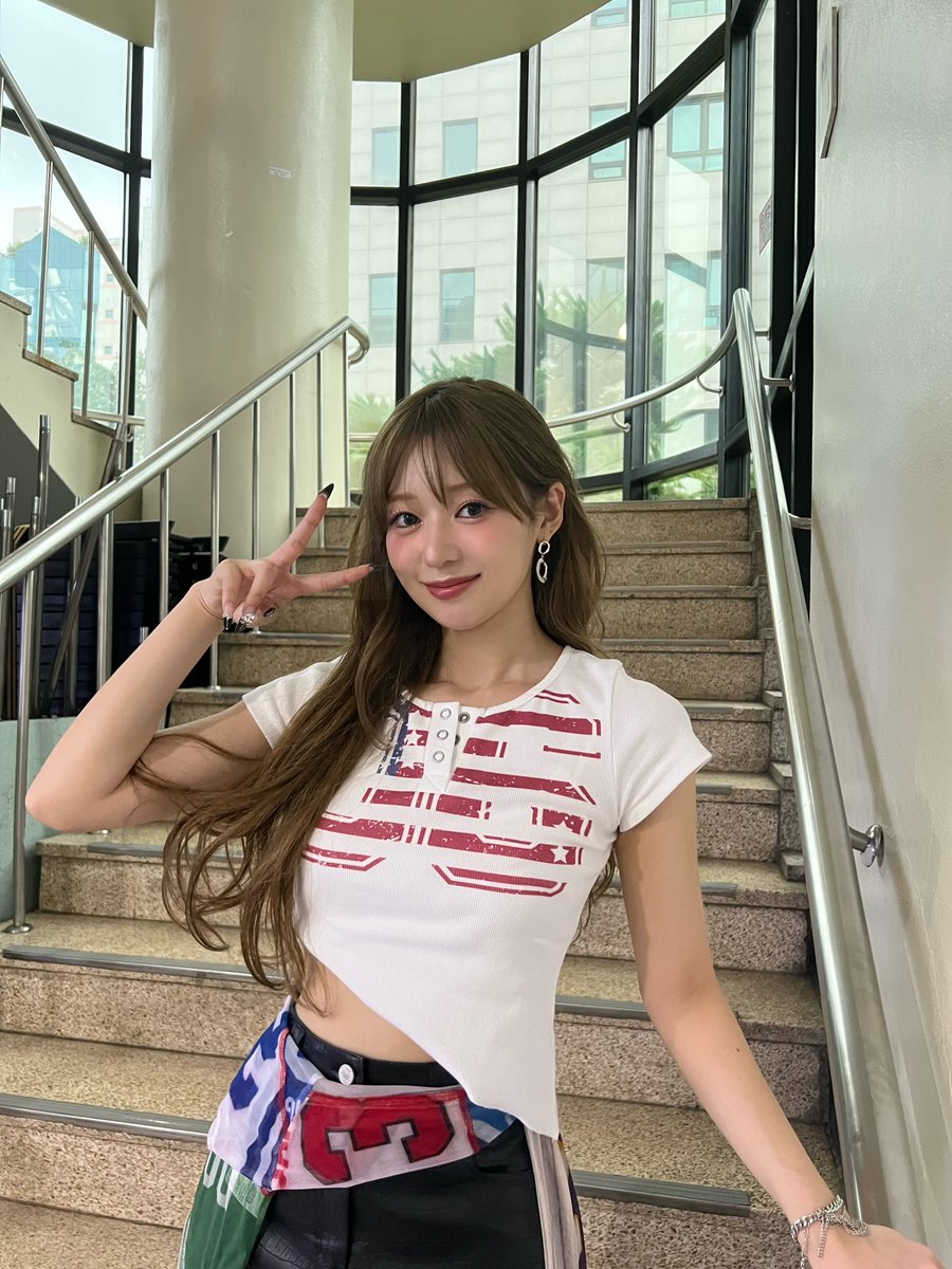 udtt_official's tweet photo. [#리사코]

뮤직뱅크🫧본방사수 하셨나용❣️ 

#UDTT #우당탕탕소녀단 
#RISAKO #VIPER https://t.co/0iGqWbnChr