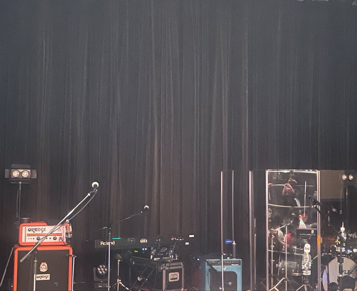 pretty_sure_kk's tweet photo. 今日は
#半泣き黒猫団 リアルアジトツアー
に行きました！！！
中学生の頃から聴き続けているバンドです！
雫さんの浴衣姿を見て、無事発狂しておりました😭
栄養補給です！！！ https://t.co/k4AUc4UDlg