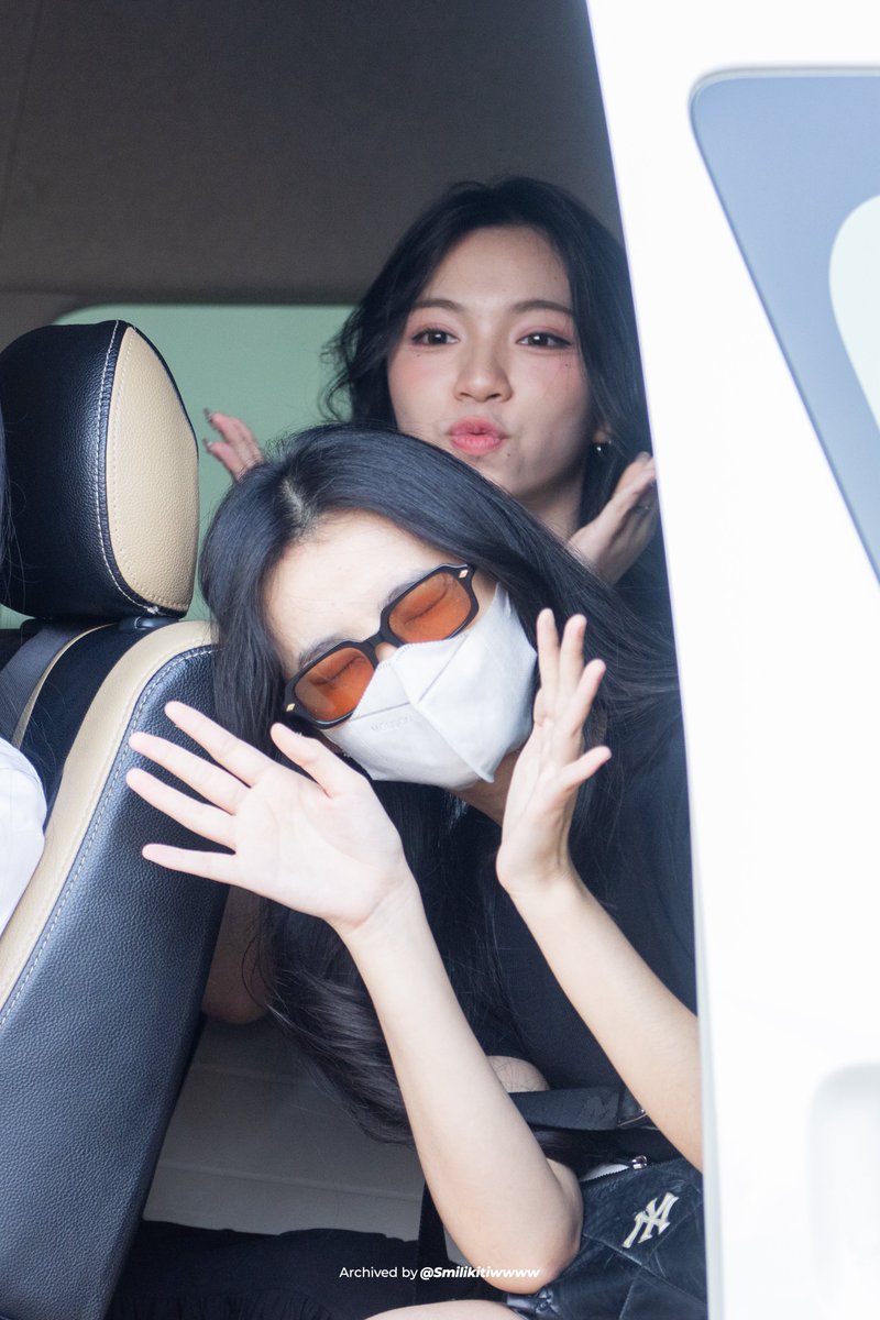 smilikitiwwww's tweet photo. 260710 Erine Molor 😴 Aralie manyun 😗 https://t.co/YRTsBmJGgK