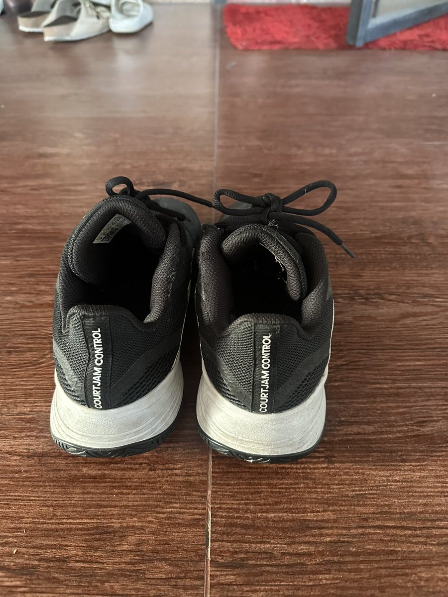 depscabinet's tweet photo. Declutterring again 🥳

WTS murah aja yg lg nyari sepatu tennis/padel
Adidas Courtjam Control Men Black
Size 40 (no box krn abis beli lgsg buang😔)
Jual krn kebanyakan sepatu tennis
Very good condition 
Price : 600.000

Loc : Bekasi 
COD ✅ Marketplace ✅ Direct Tf ✅ https://t.co/n6M0kIhYFA