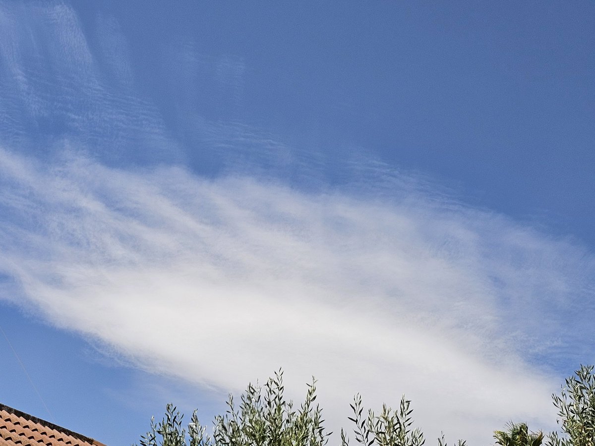 SpanglishBloke's tweet photo. Thanks for the microwaved #Geoengineering #Metalliclouds you globalist bootlicking psychotic bastards! https://t.co/VSXW97WPek