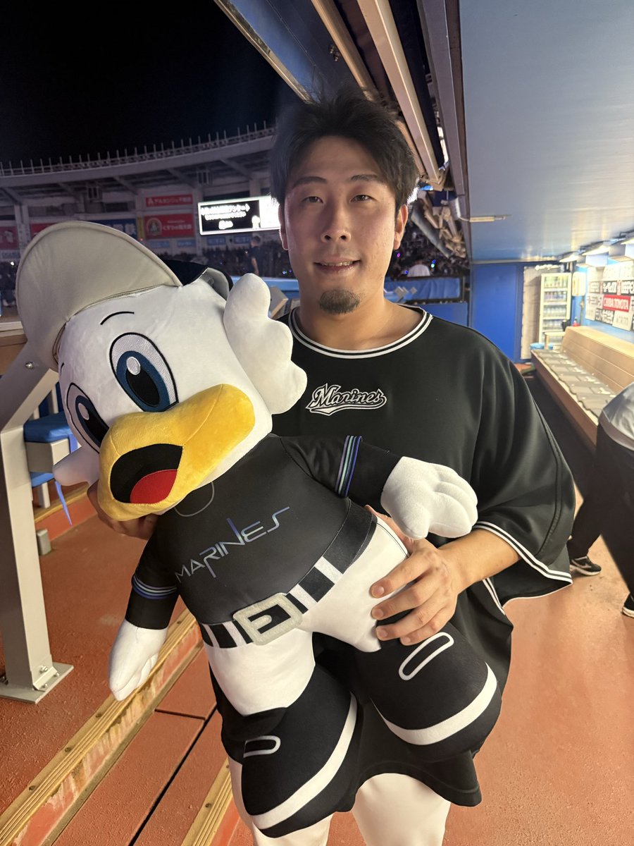 chibalotte_pr's tweet photo. 本日のヒーロー！ まずは8勝目を挙げた #八木彬 投手！
#chibalotte #広報 #BSW https://t.co/URY1ZGgn4u