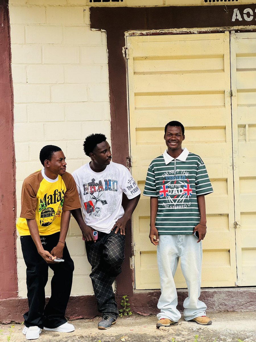 ZELARIXNS's tweet photo. We the Best https://t.co/Cnh8xpkPxG