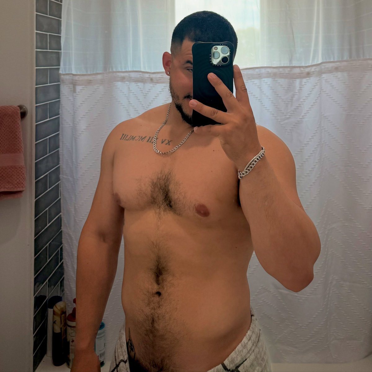 Joshthom90's tweet photo. THICKIANNA https://t.co/LJyUb2M3Ra