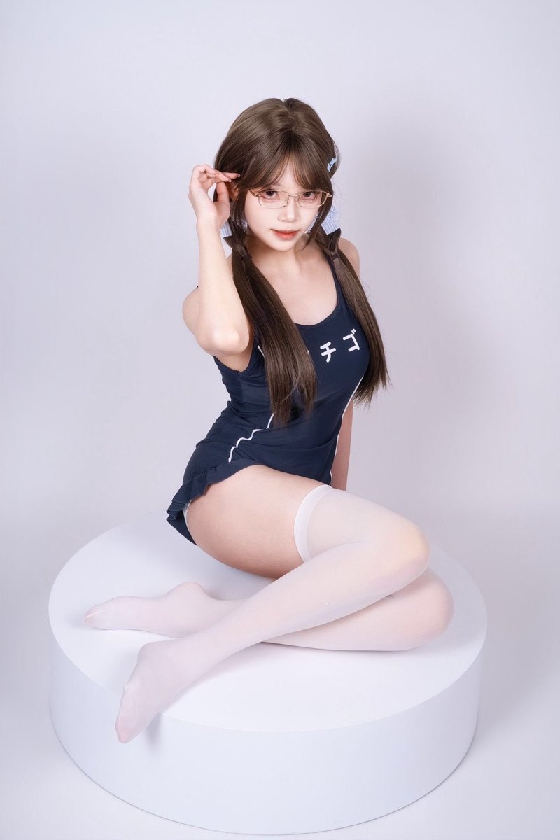 DhontTurath's tweet photo. 刚刚满18就这样骚了呢 #女高 #御姐 #反差 #巨乳 #肉便器 #母狗 https://t.co/hzrK95ylXN
