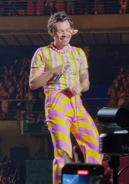 tpwkorfckit's tweet photo. i loved this little cute barbie outfit of hers and yall dont get her whimsy https://t.co/r4fc3QsC2C