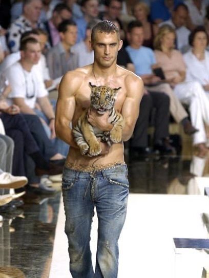 Rogue Fashion tweet media
