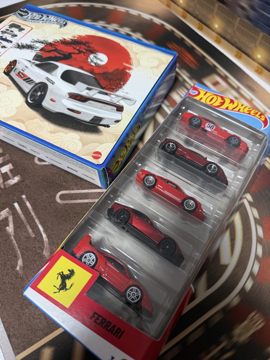 レッドコレクション①パック【新品・未開封】 このあたりを開封✨