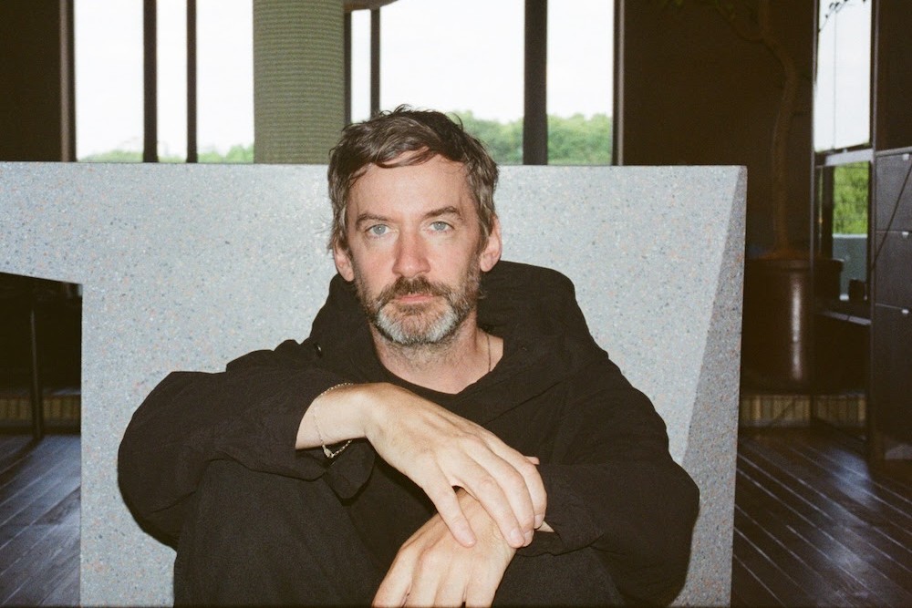 RollingStoneFra's tweet photo. SON DU JOUR : Découvrez « Fire on the Water, » le nouveau single de Bonobo, dans lequel est invitée l’artiste pakistano-américaine Arooj Aftab : https://t.co/s5H2Fw8G1E

#bonobo https://t.co/iMUgWWDoHA