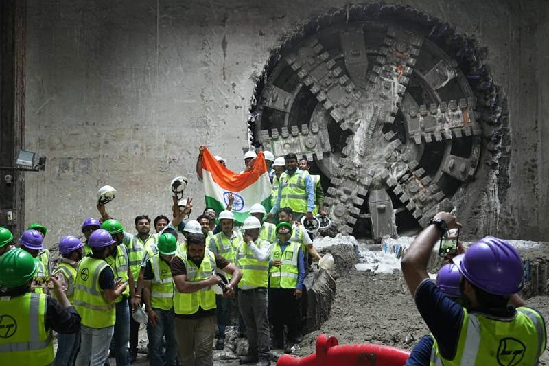 PIB_India's tweet photo. ✴️Kolkata Metro achieved a significant milestone with the successful breakthrough of Tunnel Boring Machine (TBM) 'Durga' at Purple Line of Kolkata Metro, marking the completion of one of the underground tunnel drives between Khidderpore and Victoria on the Joka-Esplanade Metro Corridor. 

✴️The breakthrough is a key step towards strengthening Kolkata's urban mass transit network and advancing one of the city's most important Metro expansion projects.

✴️The achievement reflects engineering excellence, precision planning, and seamless coordination among all stakeholders.

✴️The Joka-Esplanade Metro Corridor will significantly improve east-west connectivity across Kolkata by linking the southern parts of the city with its central business district.

Read here: https://t.co/BYrvy6rBhk

#KolkataMetro @RailMinIndia