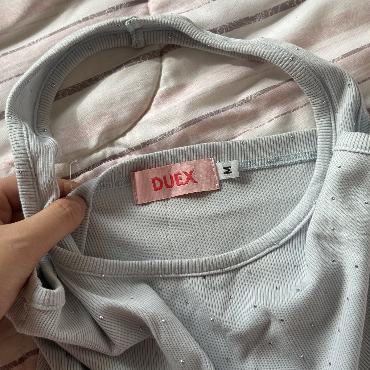 usedbyarin's tweet photo. ส่งต่อ Duex Studio รุ่น kathy halter top 🐰 เสื้อคล้องคอผ้าร่องปักเพชร

🧺สีฟ้า / size M : อก35-40“ 

🎀price : 290.- (from 490฿)
ในช้อป sold out แล้วนะคะ

#ส่งต่อเสื้อผ้า #ส่งต่อเสื้อผ้ามือ2 #ส่งต่อduex #ส่งต่อstylishshop #vghbkk #เสื้อผ้ามือสอง #ส่งต่อsister #ส่งต่อcintage https://t.co/C2fEefYIak