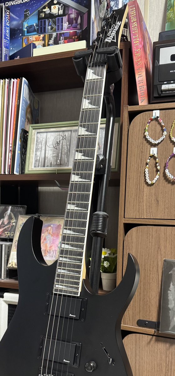 cubtay13's tweet photo. 指板キレイキレイした🎸 https://t.co/H8PguS3EPX