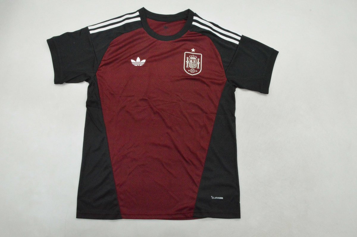 ilenagonzalez16's tweet photo. SORTEO INTERNACIONAL.

Si la @SEFutbol gana esta tarde contra la selección de Bélgica vamos a sortear una camiseta a elegir entre las 4 oficiales. 

Requisitos;
Dar RT al tweet 🔃 
Seguir a @17ct_info y a mi. 

- OPCIONAL: Mencionar a un amigo (doble participación)

Mucha 🍀 https://t.co/AdiJwqTy4b