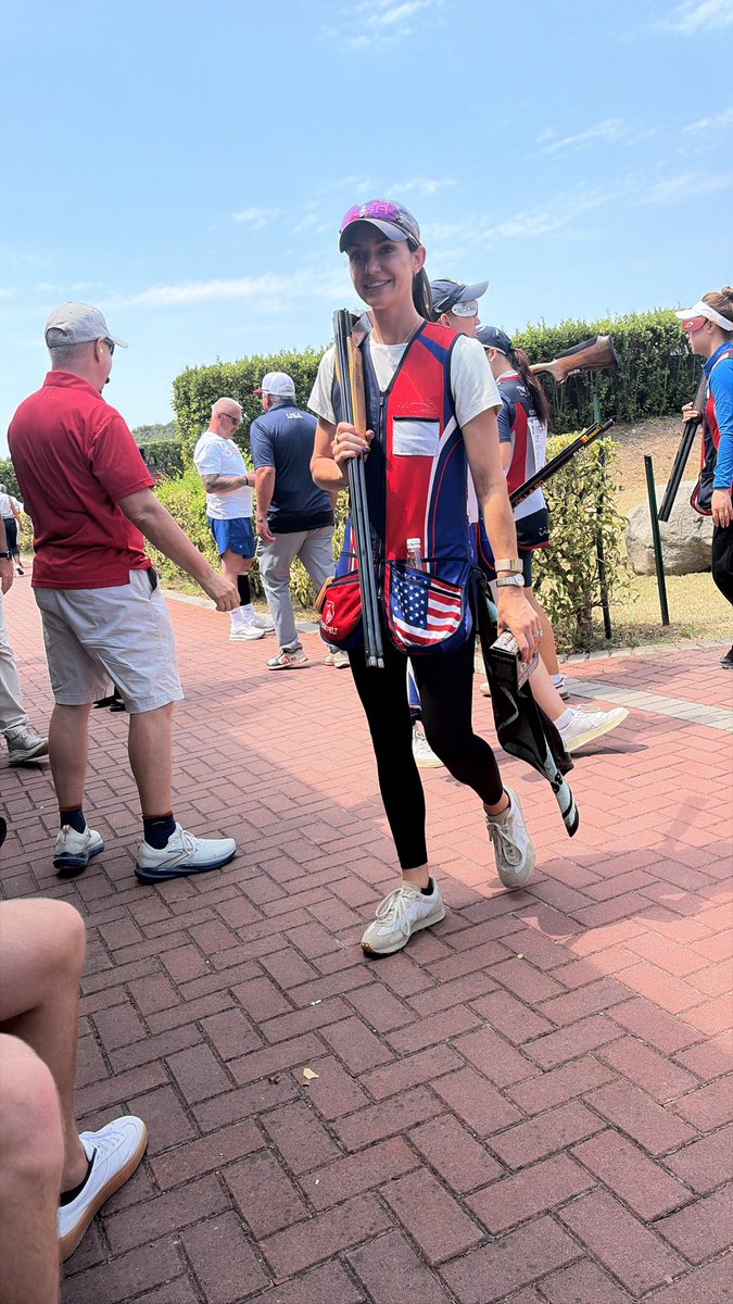 j_perrotta's tweet photo. World Cup Shotgun at Lake Garda, Italy #kaylebrowning is amazing https://t.co/AzY1MSUMVZ